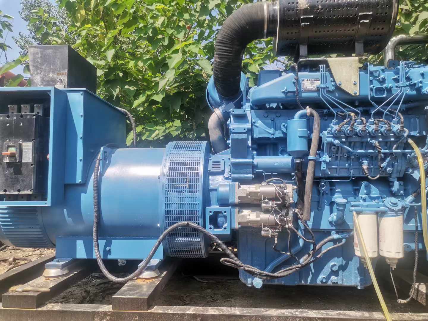 南川详细说明降低 800kW 柴油发电机输出电流波动的方法